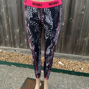 Protokolo Women’s workout leggings